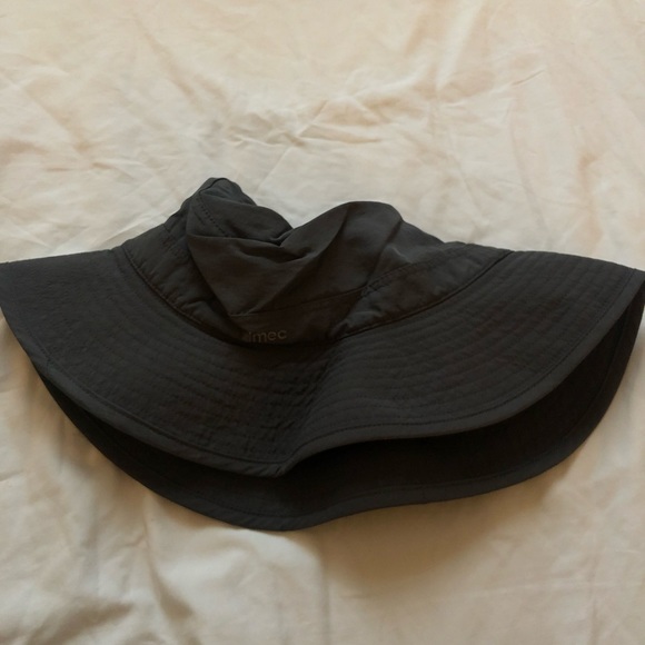Dark Grey MEC Hat - Picture 3 of 3